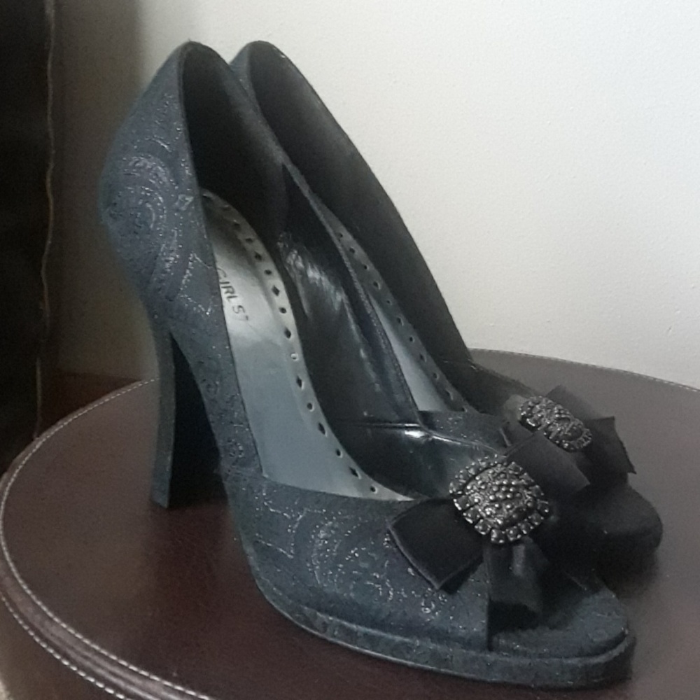 "BCBG" Black Paisley- Print Heels